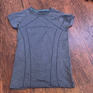 ivivva fly tech ss tee| size 0